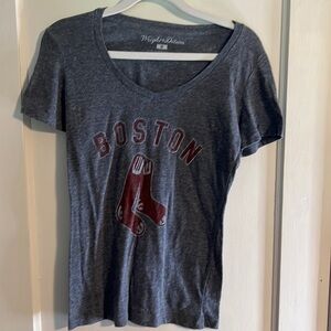 Wright & Ditson Boston Red Sox T-Shirt Size Medium. V-neck